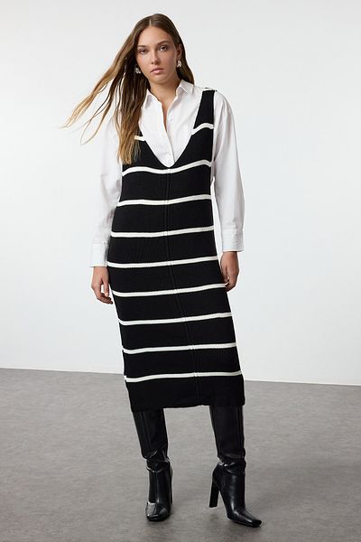 Trendyol Collection Μαύρο Maxi Knitwear Gilet φόρεμα με λαιμόκοψη - TWOAW24EL00011