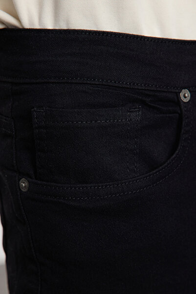 Trendyol Collection Чоловічі чорні джинси Smoke Skinny Fit з еластичної тканини, вузького крою TMNAW25JE00005