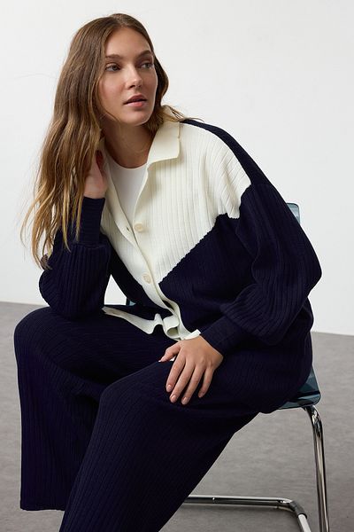 Trendyol Modest Námořnická modř žebrovaný svetr a kalhoty - TCTAW24US00090
