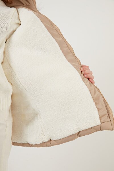 Lela Μπουφάν με τεχνητή γούνα στο γιακά και επένδυση από βελούδο με με κουκούλα τσέπες Μπουφάν για κορίτσια 6034040