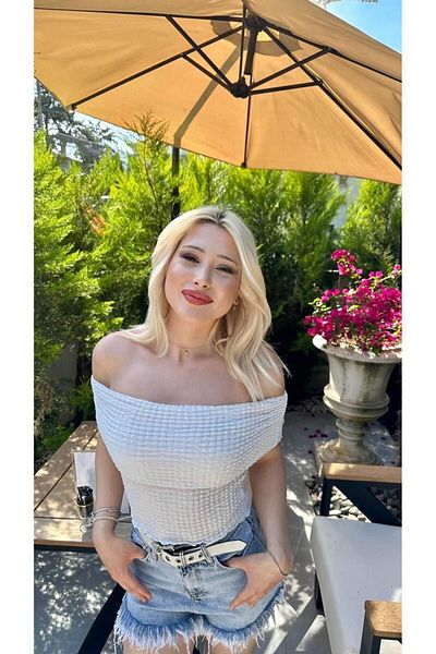 Butik Wrinkled Madonna Collar Crop Blouse
