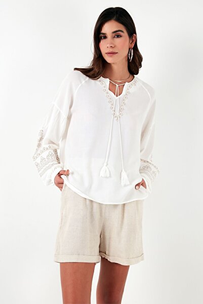 Lela Блузка з застібкою на комірі, вишитим рукавом і V-подібним вирізом, прямий крій Блузка 611bz0368