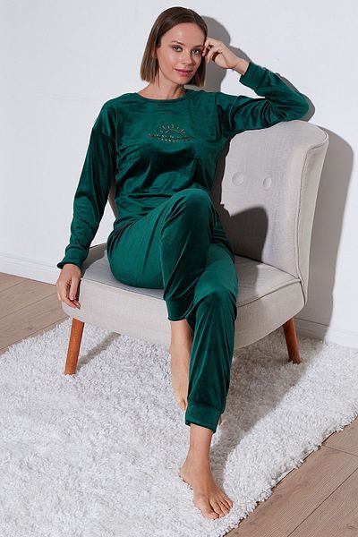 Lela Soft Velvet Crew Neck Pajama Set - Standard Fit Pajama Set 6094201