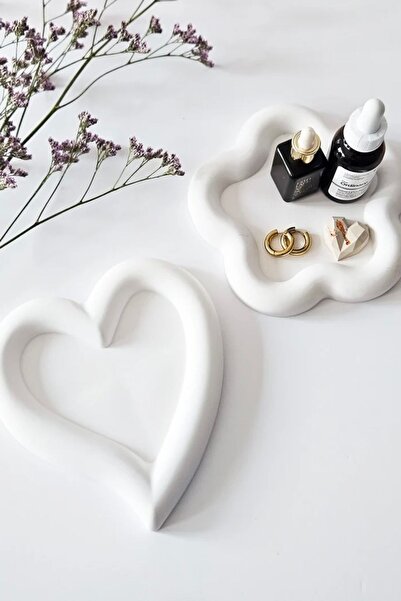 Mandalin Art Studio Διακοσμητικό πιάτο από σκυρόδεμα σε σχήμα καρδιάς και λου...