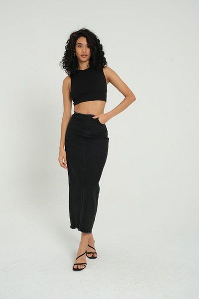 Hiccup Crop Top de bază cu decolteu