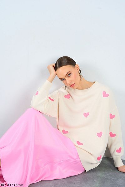 Laluvia Cremefarbener rosa Pullover mit Herz-Stickerei