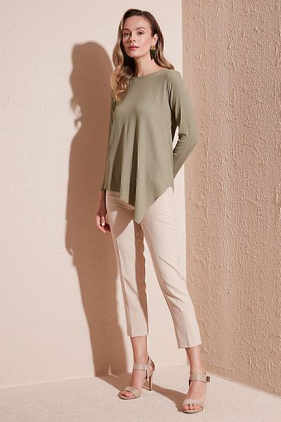 Lela Crew Neck Stretchy Textured Asymmetrical Blouse Blouse 5864971