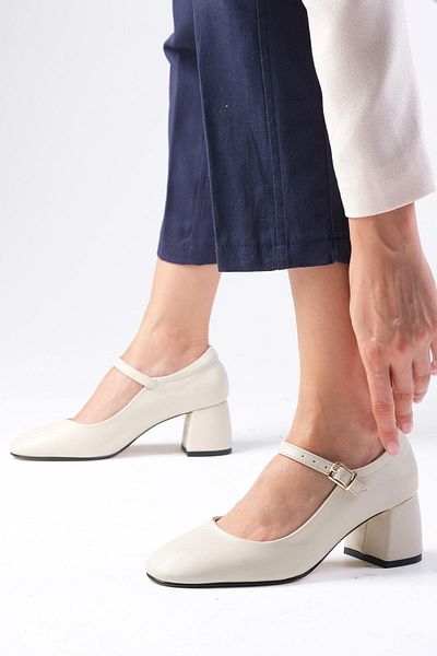 Mio Gusto Mallory Round Toe Nude Color Women's Block Heeled Shoes