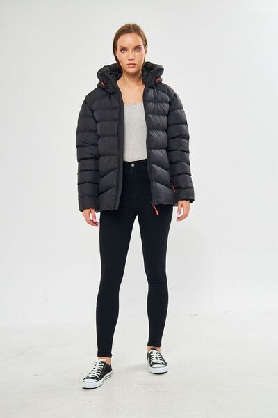 D1fference Černá zimní bunda Puffer s kapucí a větruodolná – dámská