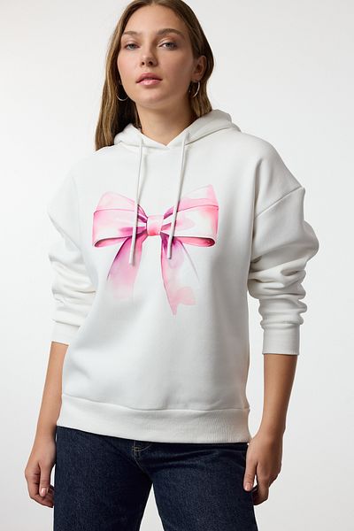 Kolekcia Trendyol Ecru Fleece Oversize mikina s kapucňou - Mašľa s potlačou Twoaw25sw00179