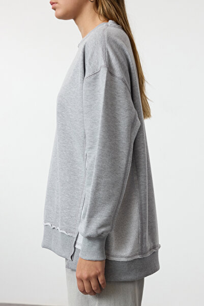Trendyol Collection Fleecová šedá Melange Oversize pletená mikina - TWOAW25sw00185