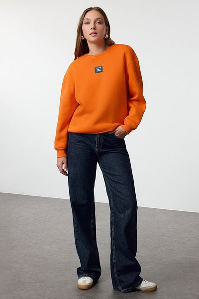 Trendyol Collection Άνετη εφαρμογή - Πλεκτό φούτερ με στάμπα φλις πορτοκαλί σλόγκαν Twoaw25Sw00268