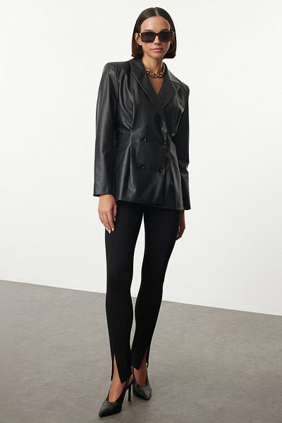 Trendyol Collection Schwarze, gewebte Blazerjacke aus Kunstleder TWOAW25BC00023
