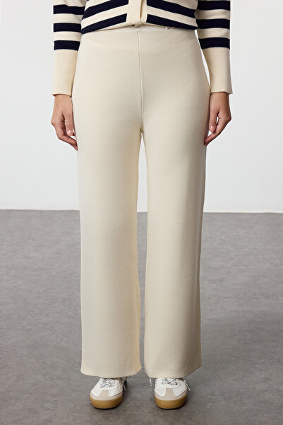 Trendyol Modest Ζακάρ ριγέ ζακέτα και παντελόνι - Λεπτομέρεια με πέτρινο κουμπί TCTAW24US00054