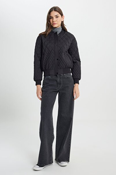 WRANGLER Loose Fit Relaxed Cut Quilted Detailed Women's Black Bomber Jacket