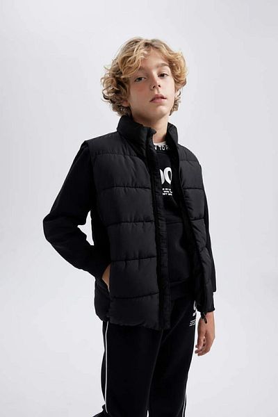 DeFacto Boys' Water Repellent Half Turtleneck Basic Plain Inflatable Vest B1849A824Sp