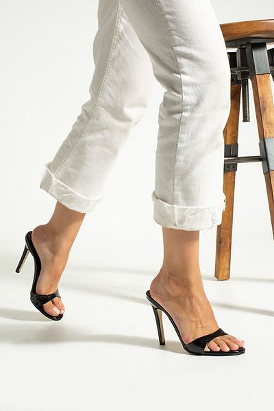 Şan's Shoes Κομψές δερμάτινες παντόφλες με τακούνι