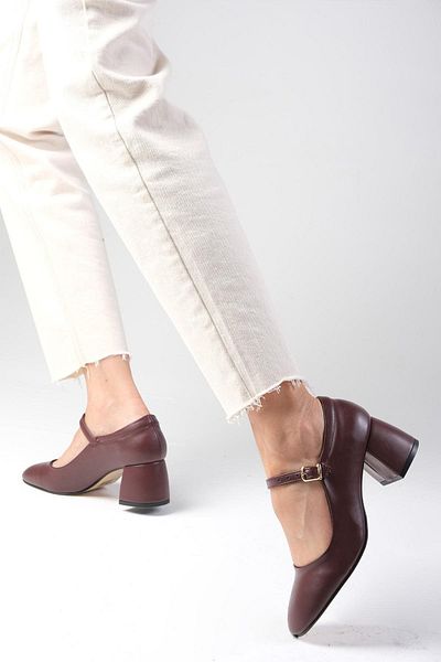 Mio Gusto Mallory Burgundy Round Toe Women's Block Heel Shoes