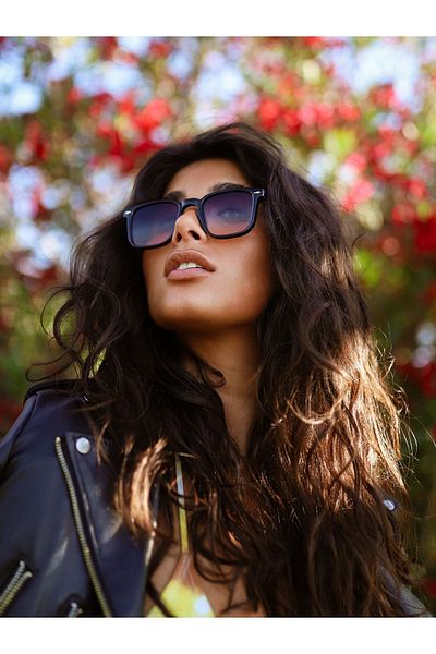 TomyHelf Black Gradient Square Frame Unisex Sunglasses