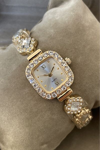 Leerybee Vintage Women's Wristwatch with Stone Detail - Ns-01
