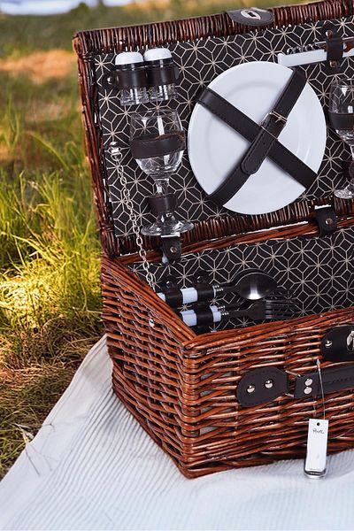 Perotti Picno Italy - 2-Person Black Patterned Wicker Picnic Basket, Portable Accessory Basket Included