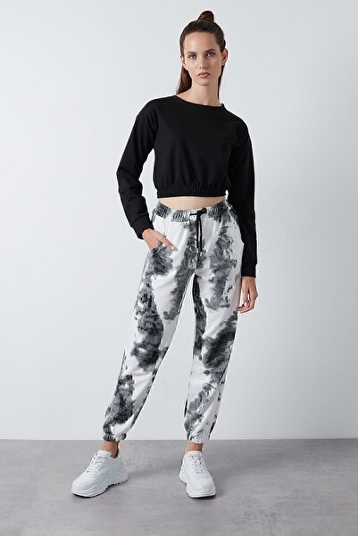 Lela Women's Black Crew Neck Elastic Waist Crop Knitted Sweatshirt