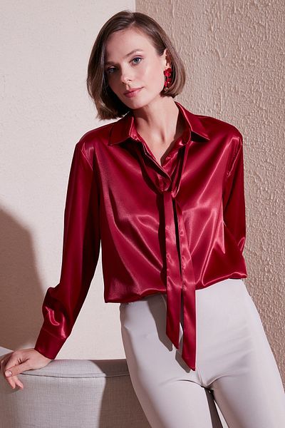Lela Cămașă din satin cu croială obișnuită - Detaliu de legare, cămașă 611GO00159