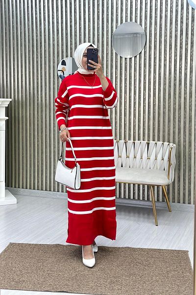 Moda Krash Rochie din tricotaje cu dungi