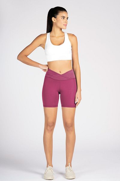 Lioness Activewear شورت خصر مزدوج الصدر من Magenta - سروال رياضي لراكبي الدراجات النارية