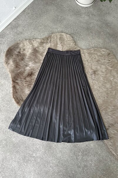 Poliyance Lena Anthracite Pleated Leather Look Skirt