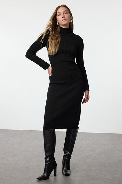Trendyol Collection Černé midi pletené šaty s rolákem - Twoaw25El00024