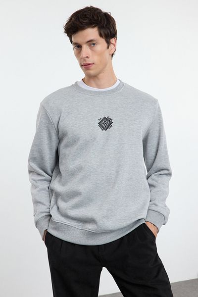 Trendyol Collection Šedá melanž Regular/Normal Střih Načechraný fleece s potiskem uvnitř/teplá mikina Tmnaw25Sw00032