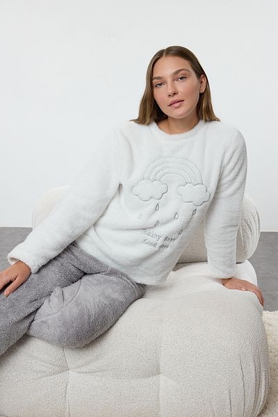 Trendyol Collection White Cloud Patterned Wellsoft Winter Knitted Pajamas Set Thmaw25Pt00128