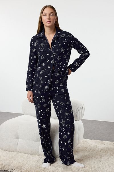 Trendyol Collection Set de pijamale din viscoză bleumarin cu model Galaxi - THMAW25PT00113
