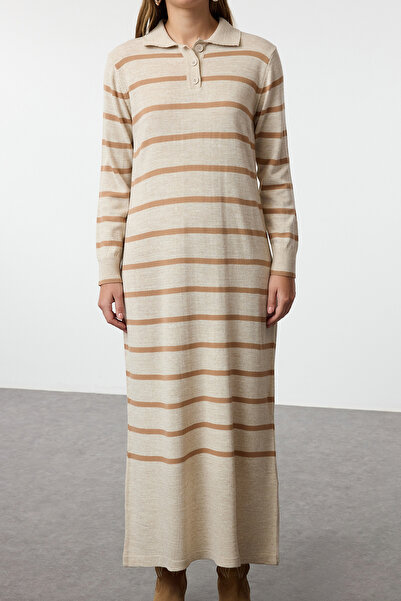 Trendyol Modest Πέτρινο φόρεμα πόλο με ριγέ γιακά με κουμπιά TCTAW22EB0212