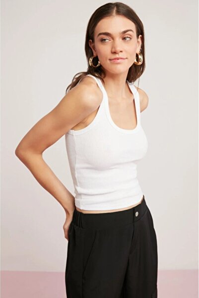 Dier Moda Dier Moda - Λευκό εσώρουχο με κορδόνια, χοντρά λουράκια, βασικό σχέδιο