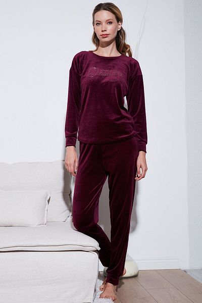 Lela Crew Neck Soft Velvet Pajama Set - Standard Fit Pajama Set 6094202