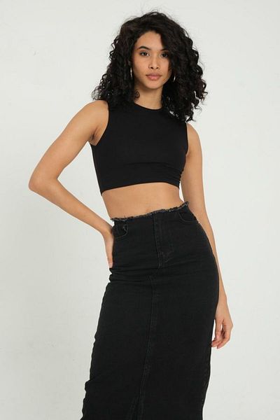 Hiccup Crop Top de bază cu decolteu