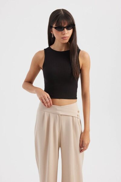 Hiccup Basic Crew Neck Top