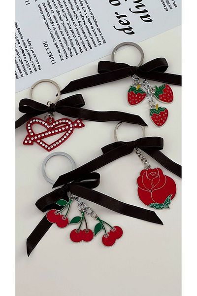 Âlâ Atelier Heart Hanging Bow Detail Keychain - Bag and Car Accessory, Y2K Design