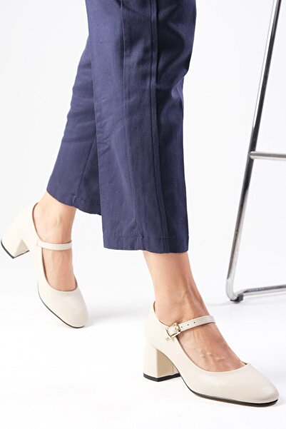 Mio Gusto Dámské boty Mallory s kulatou špičkou na podpatku barvy tělové