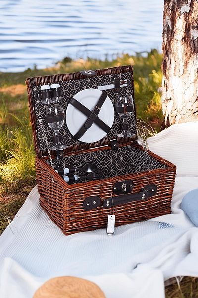 Perotti Picno Italy - 2-Person Black Patterned Wicker Picnic Basket, Portable Accessory Basket Included