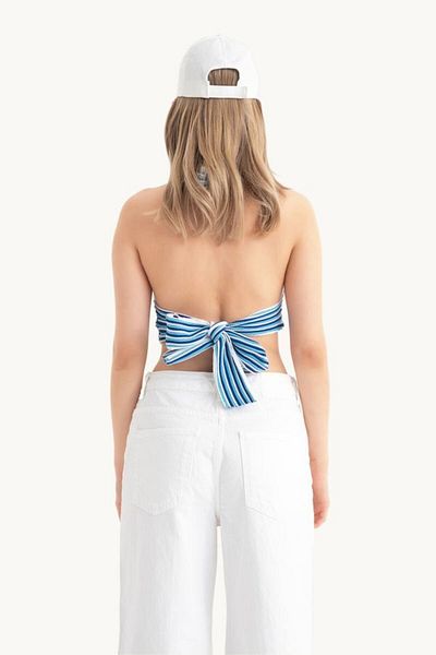 Hiccup Crop top cu decolteu în V adânc și spate decoltat