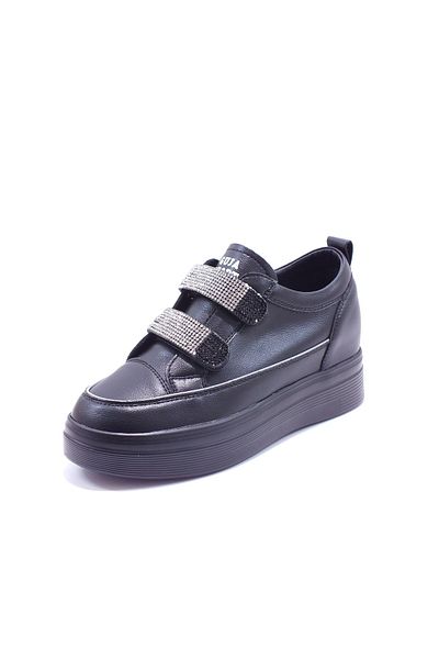 Guja 24K313-1 - Pantofi cu toc pană și detaliu de piatră (Mărimea 1 este mică)