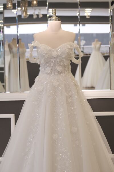 ESLİNA MODA 3 Boyutlu Lady Kol Helen Etek A Kesim Gelinlik