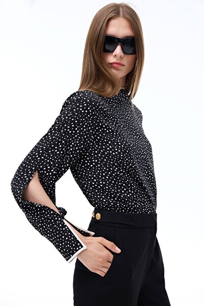 Perspective Μαύρο και άσπρο φόρεμα Abels με πουά - κανονική εφαρμογή, ψεύτικο μανίκι και δεμένο γιακά