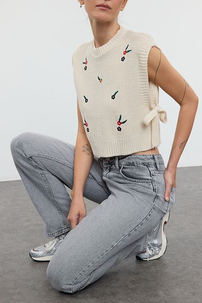 Edit by Trendyol Strickpullover in Ecru – bestickt, TEDAW25SV00000