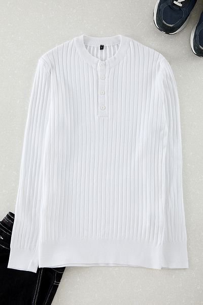Trendyol Collection Weißer, lässiger, schmal geschnittener, strukturierter Strickpullover mit Rundhalsausschnitt TEDAW25KZ00019