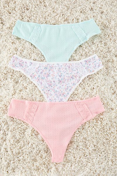 Trendyol Curve 3er-Pack durchbrochene Slips aus 100 % Baumwolle mit Blumenmuster – Rosa und Blau TBBAW25CM00002