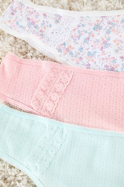Trendyol Curve 3er-Pack durchbrochene Slips aus 100 % Baumwolle mit Blumenmuster – Rosa und Blau TBBAW25CM00002